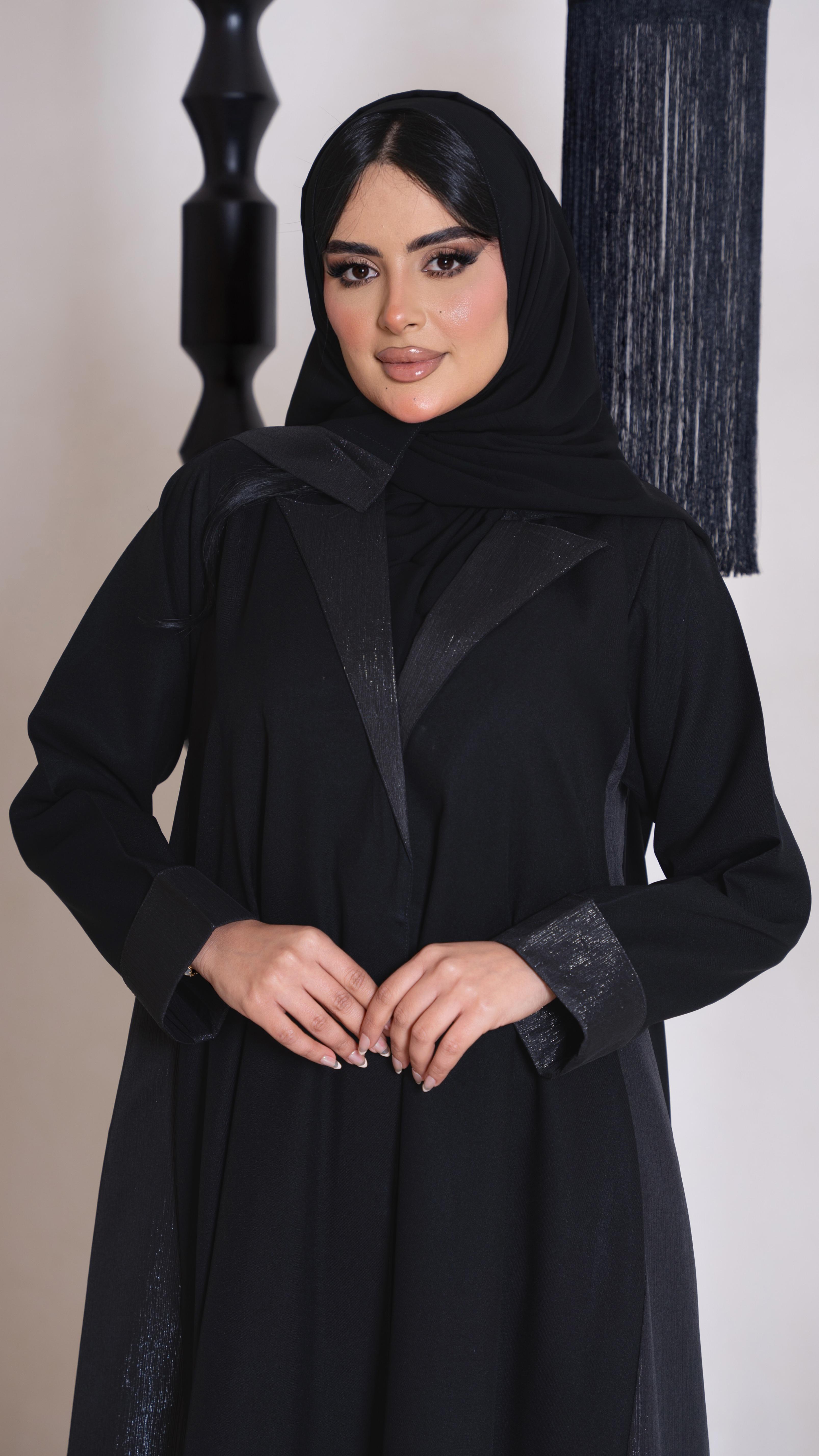 عباية كلوش بياقة لمعة