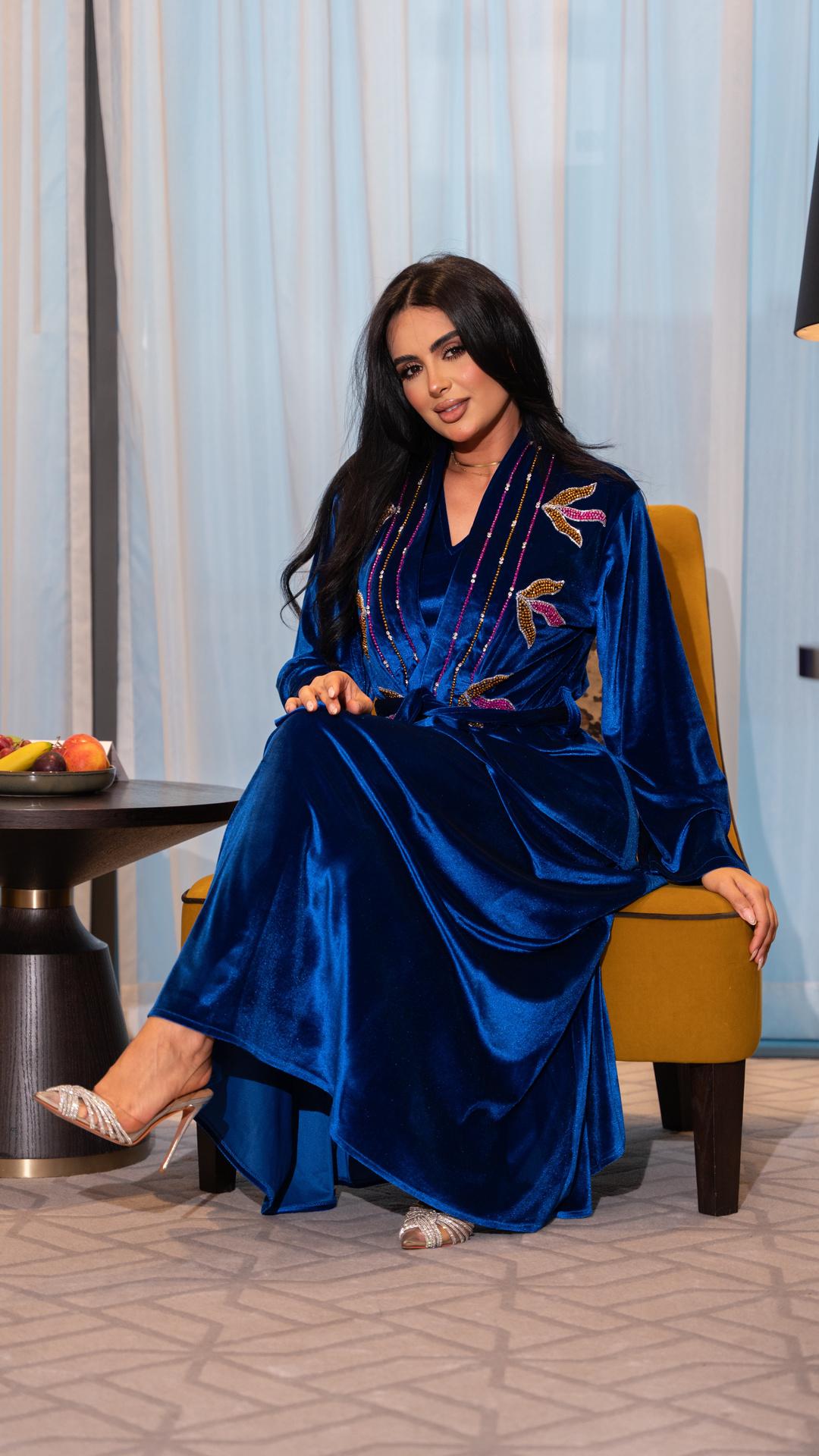 جلابية شتوية مخمل بلون نيلي