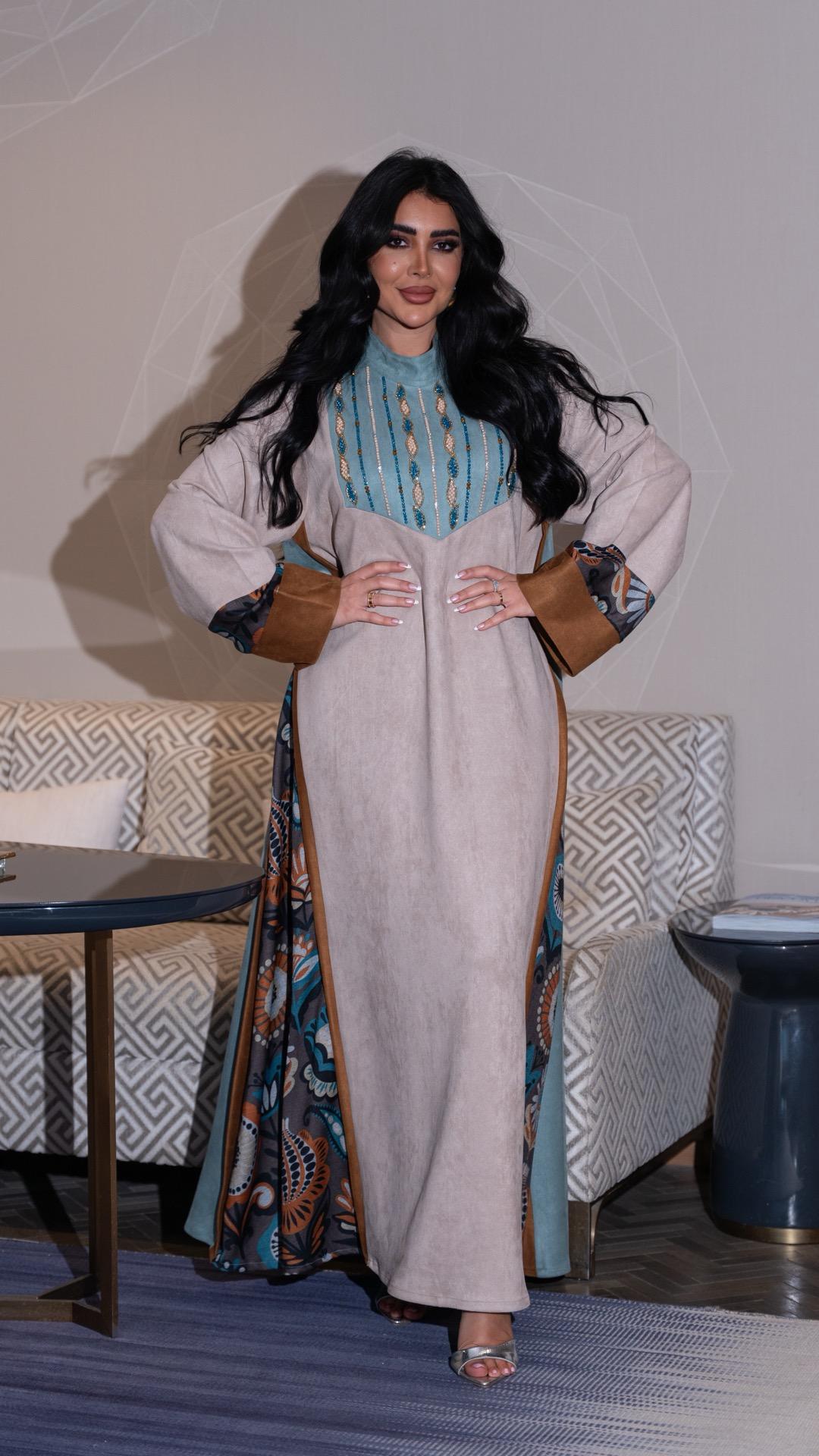 جلابية شتوية مع شال ملون