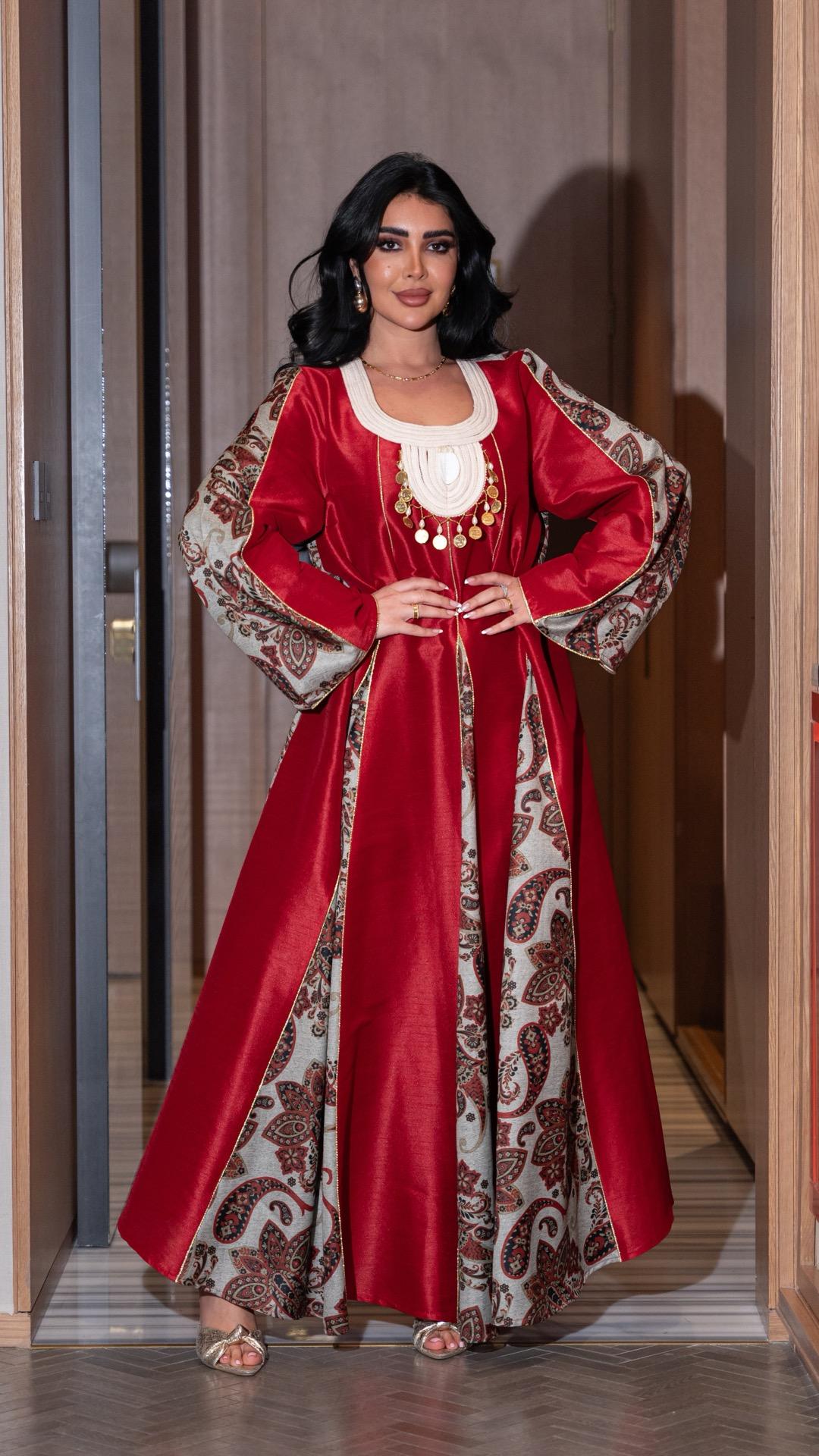 جلابية شتوية بلون احمر