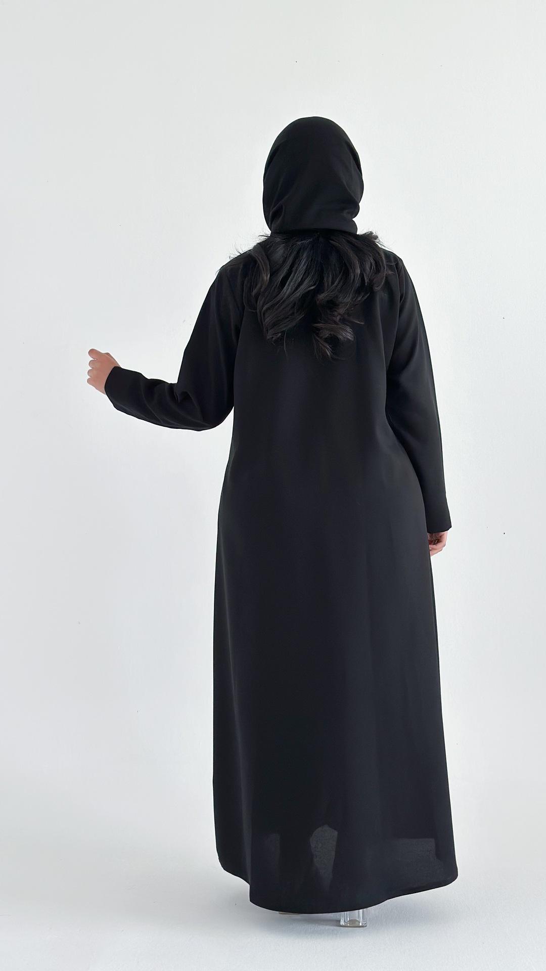 عباية بأزرة وقصة جانبية