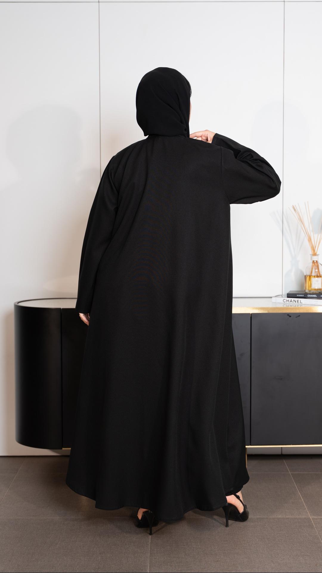 عباية كلوش مفتوحة بكلفة من الامام
