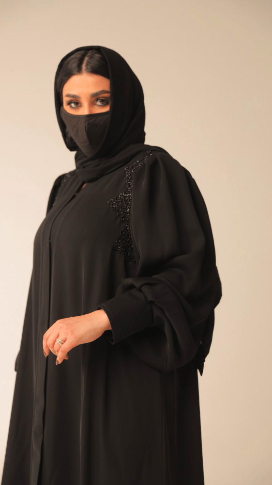 عبايه شك على الاكتاف و كم كبك