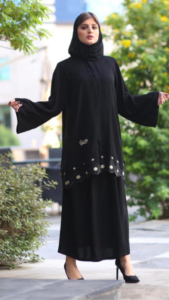عبايه قطعتين منفصلة مطرزة