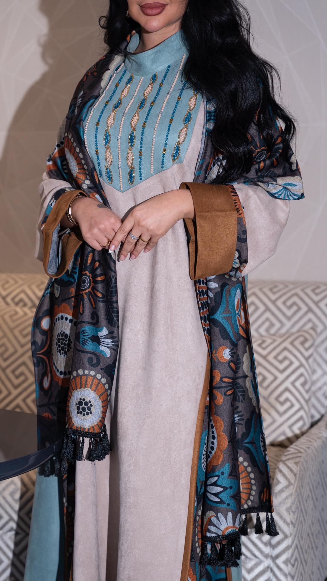 جلابية شتوية مع شال ملون