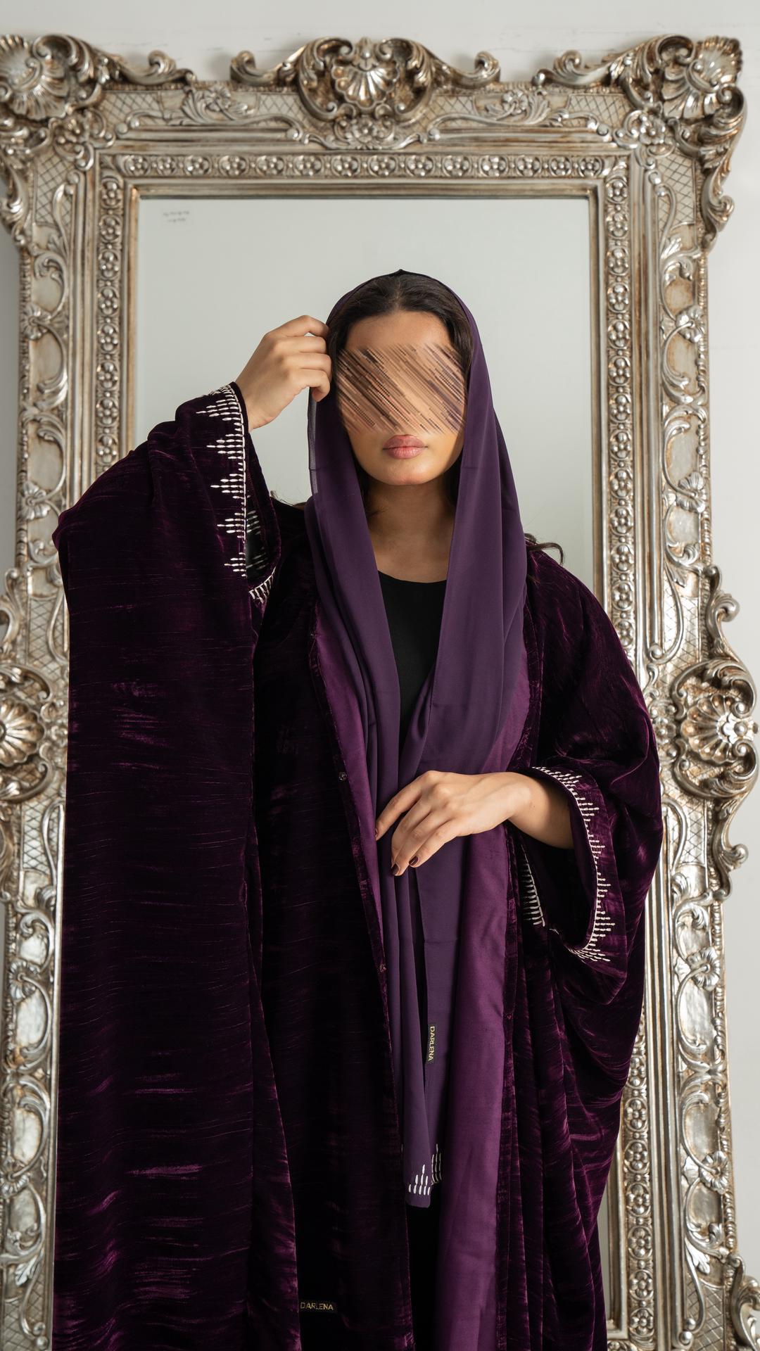 عباية شتوية بشت بلون بنفسجي