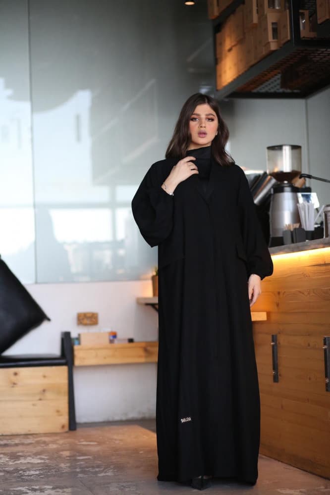 عباية بجيوب واكمام فرنسي