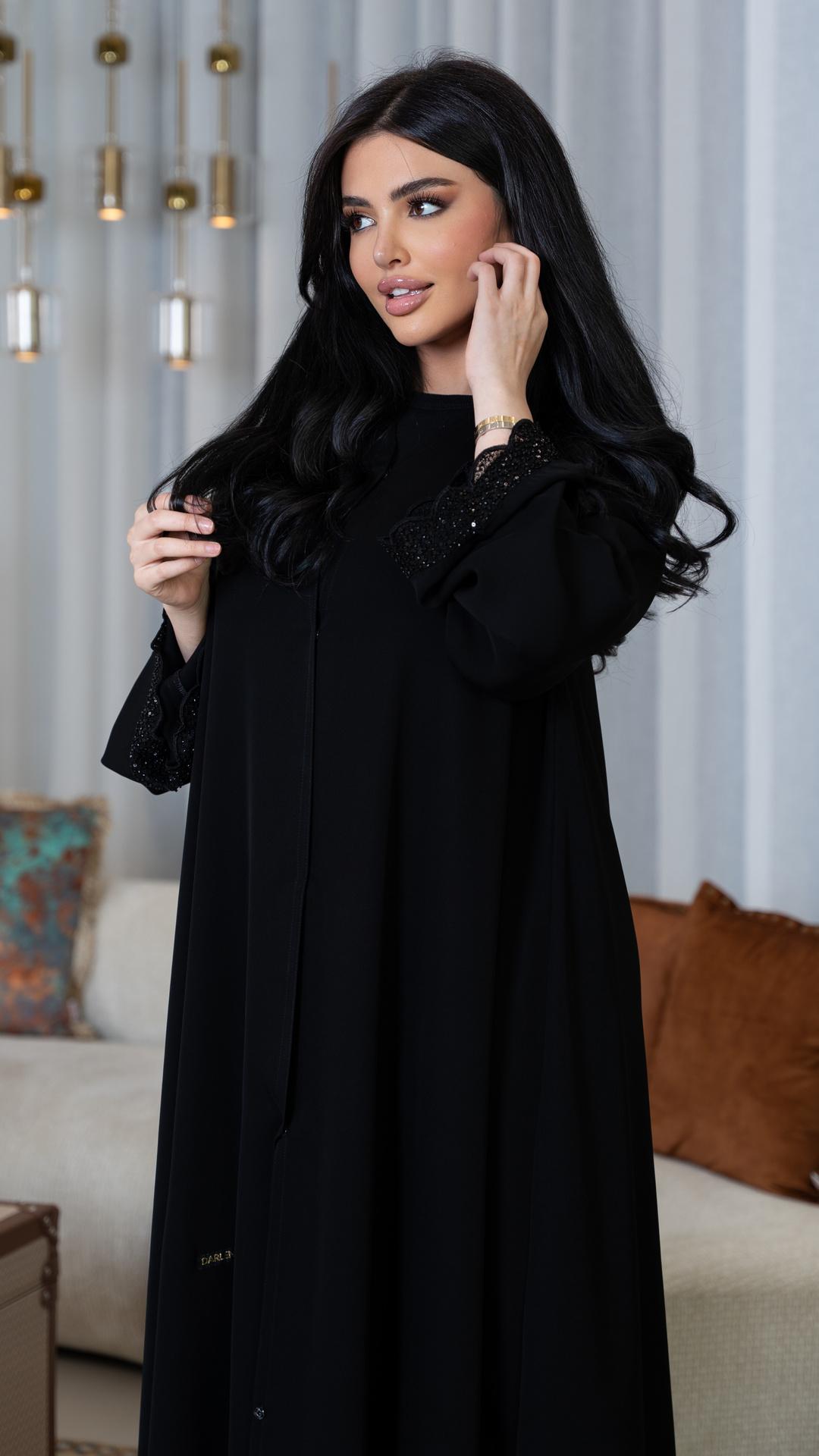 عباية مزينه بكرستالات ناعمه