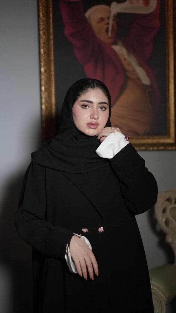 عباية بأكمام سكري