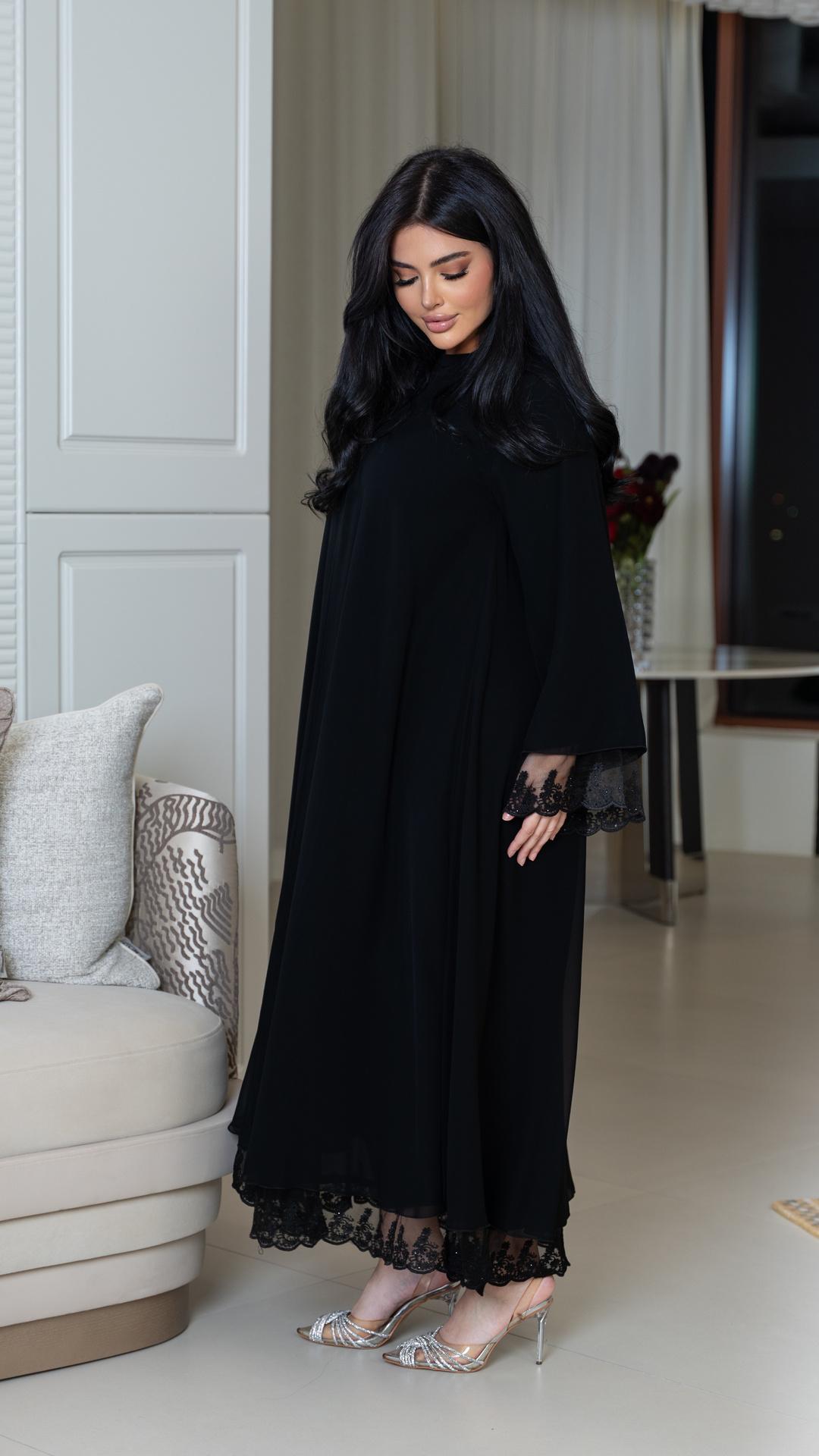 عباية مزينه بكرستال