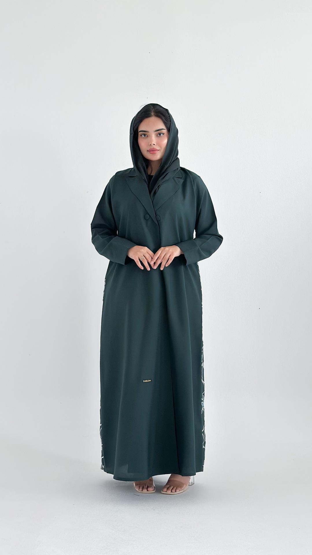 عباية بليزر مطرزة من الخلف