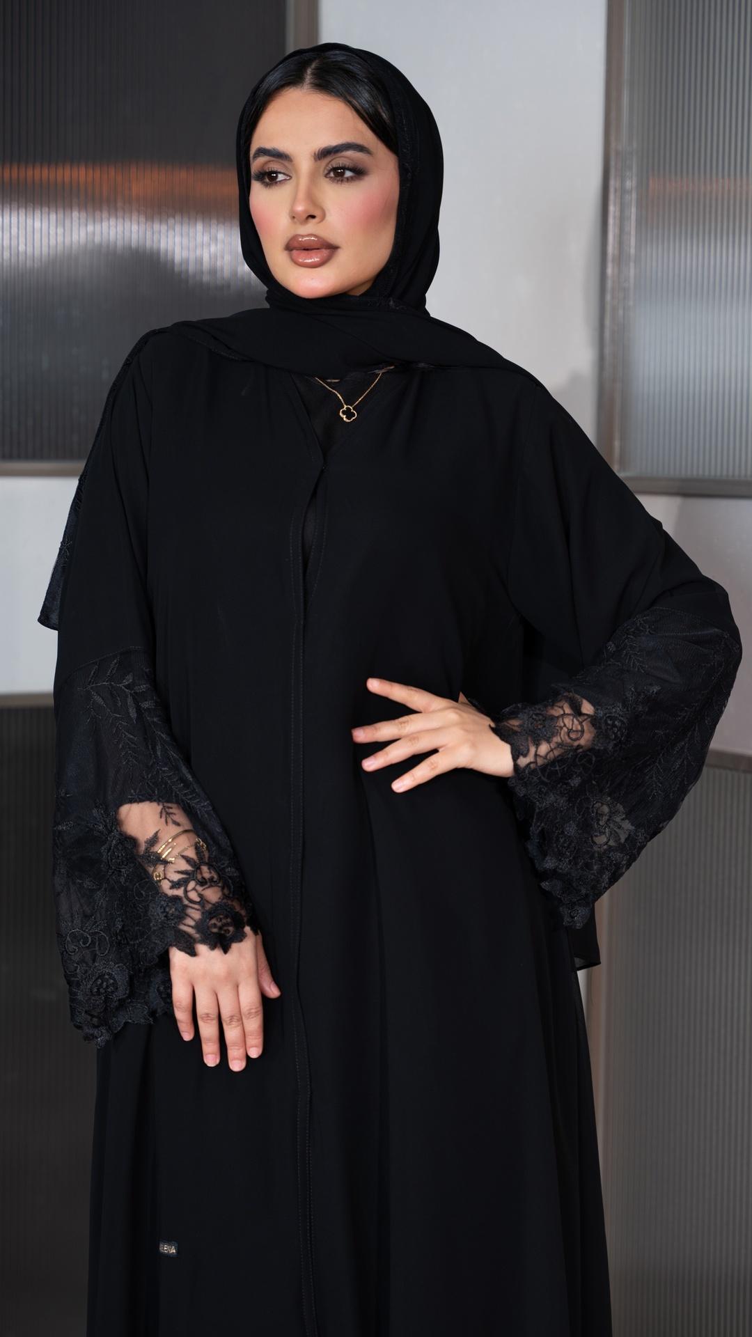 عباية شيفون ساده بااكمام دانتيل
