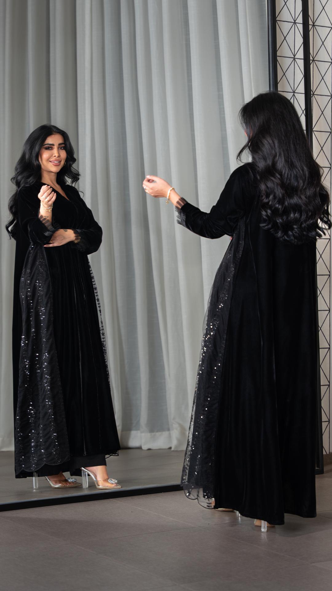 عباية مخمل كلوش بتُل من الجوانب