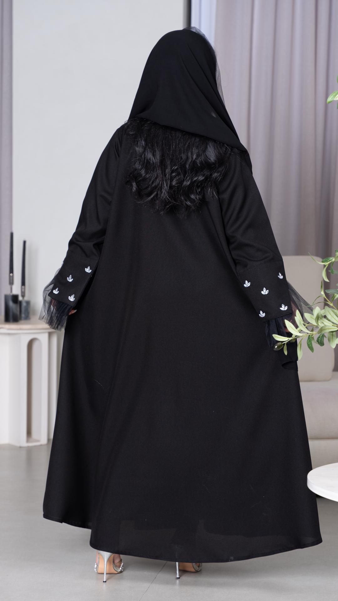 عباية باكمام تُل اسود