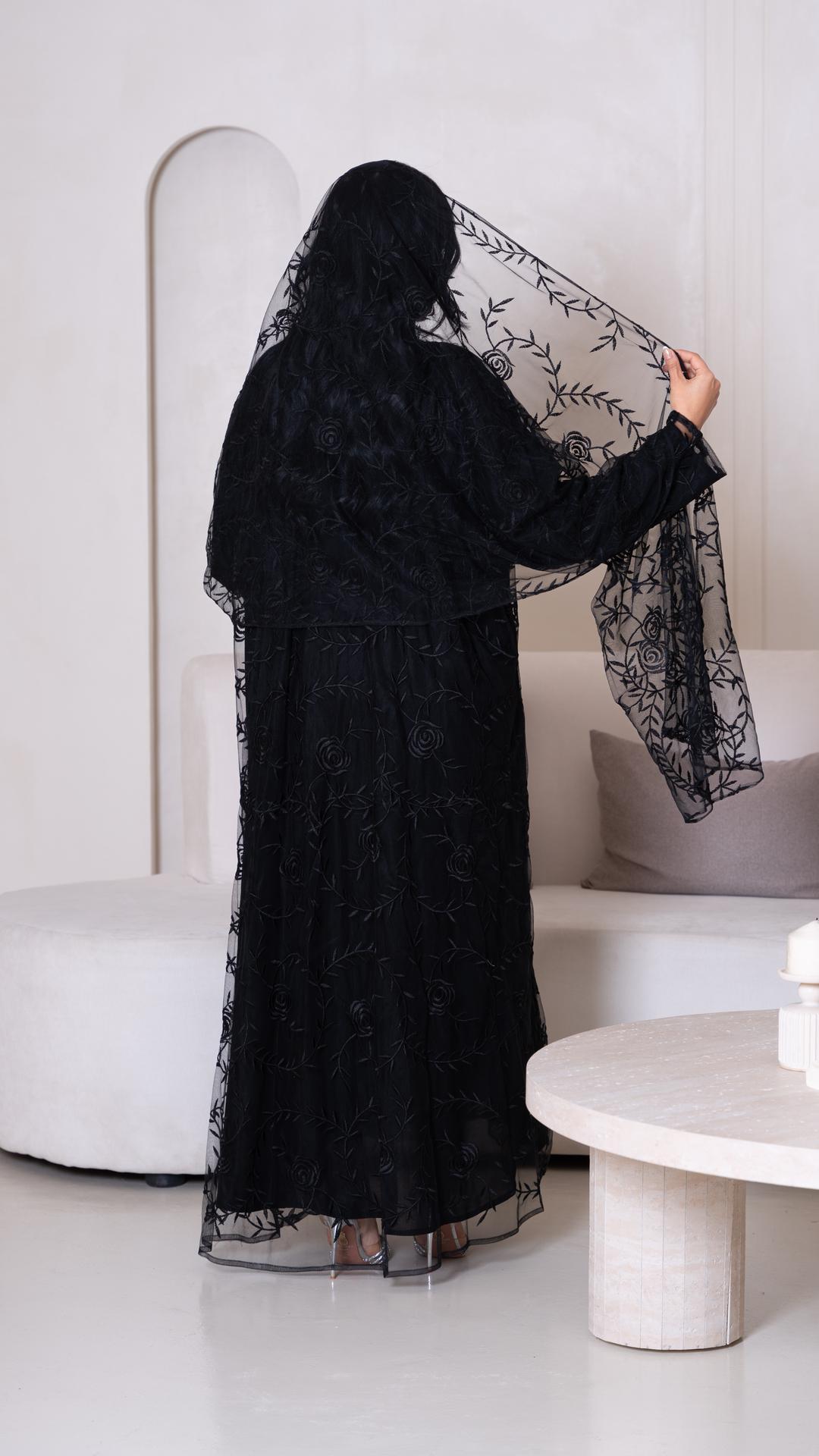 عباية مطرزة مع الطرحة