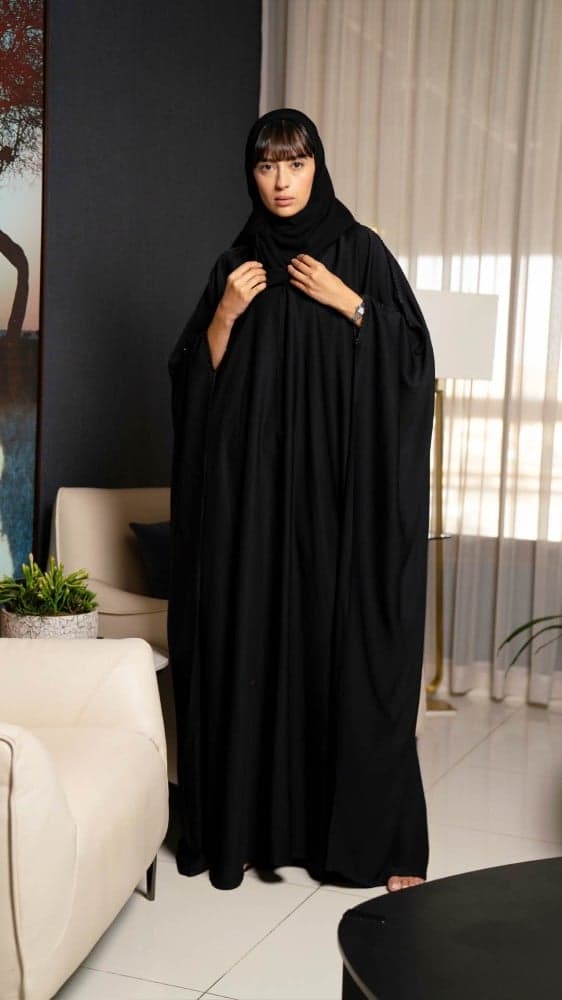 عباية بشت مزينه بكلفه اسود