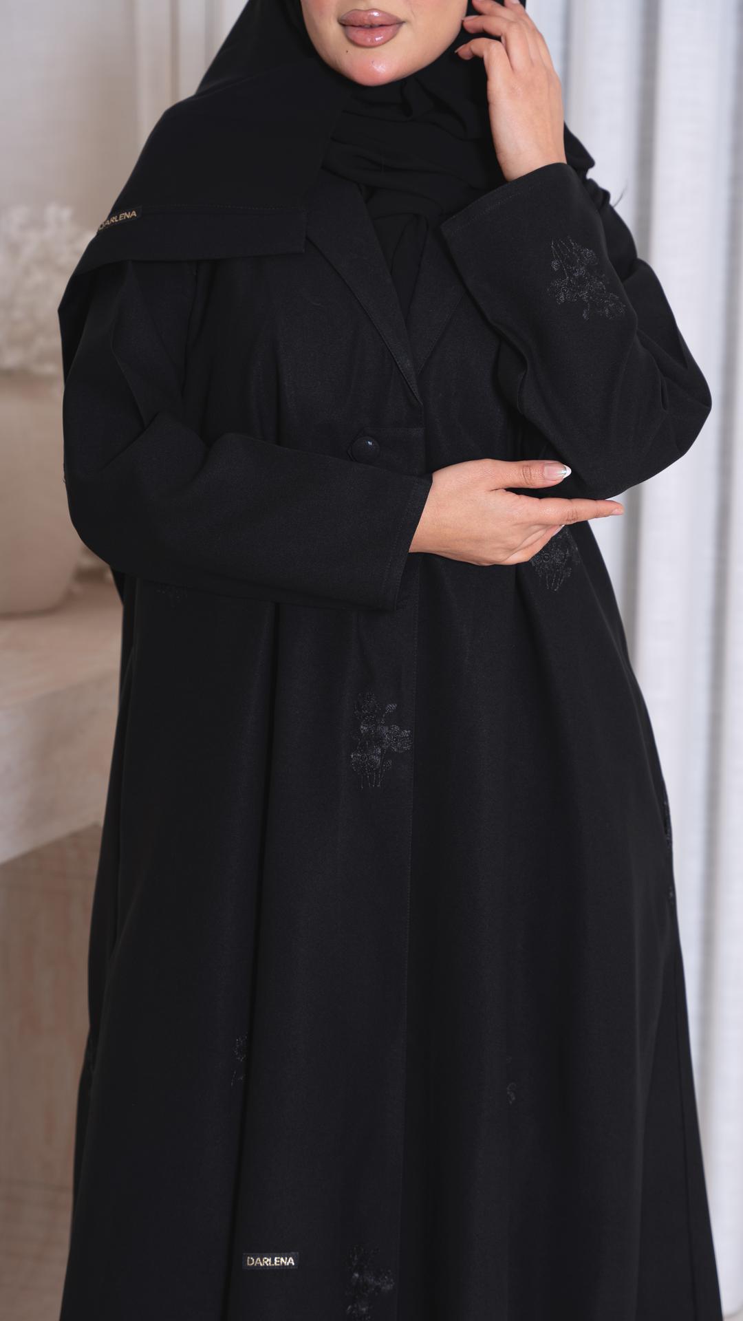 عباية بقصة بليزر مطرزة