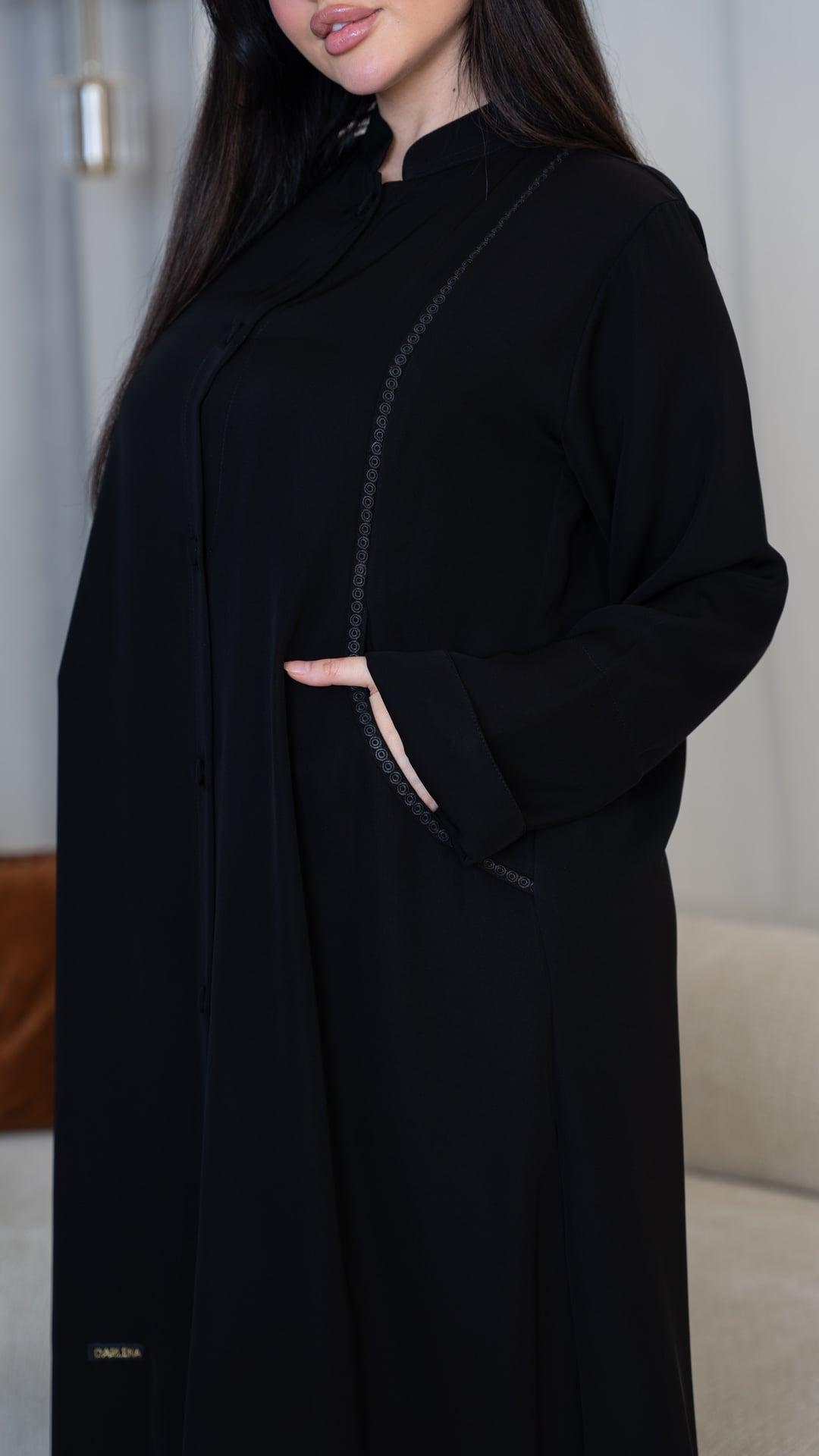 عبايه بجيوب مخفية مطرزه