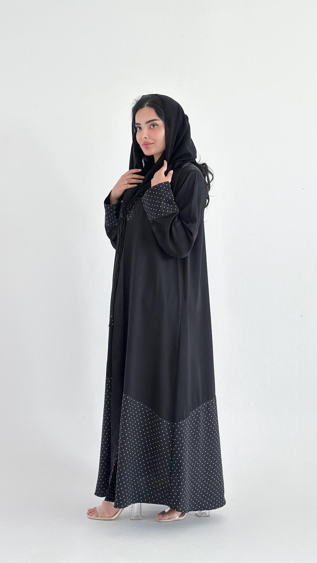 عباية منقطة بربطة ناعمة