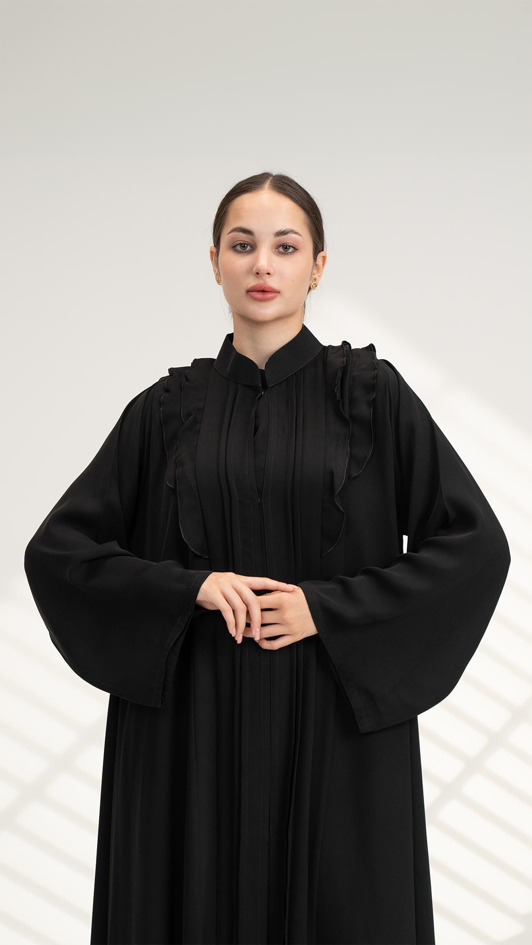 عباية بياقة عالية
