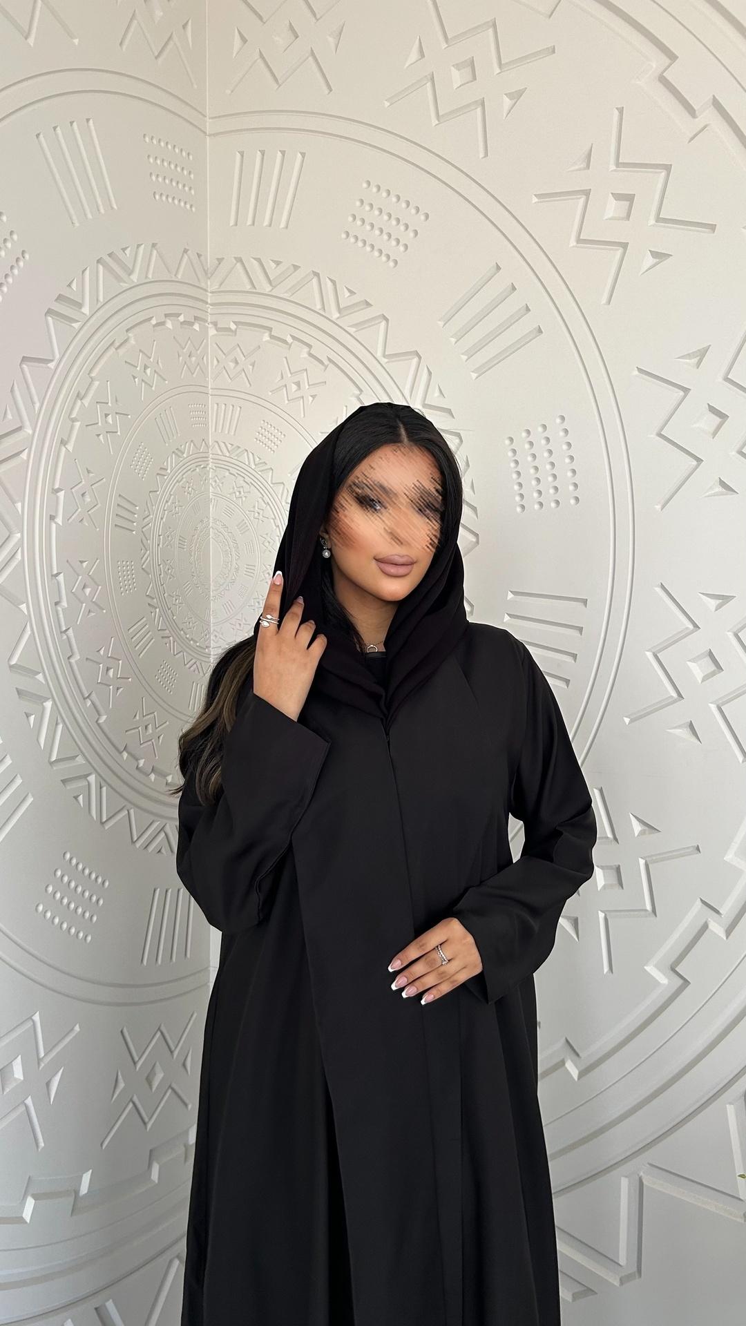 عباية بصفطة مثنية من الامام