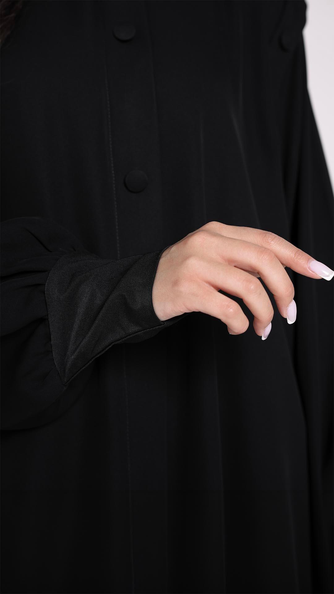 عباية بأزرة قماش وسحاب مخفي