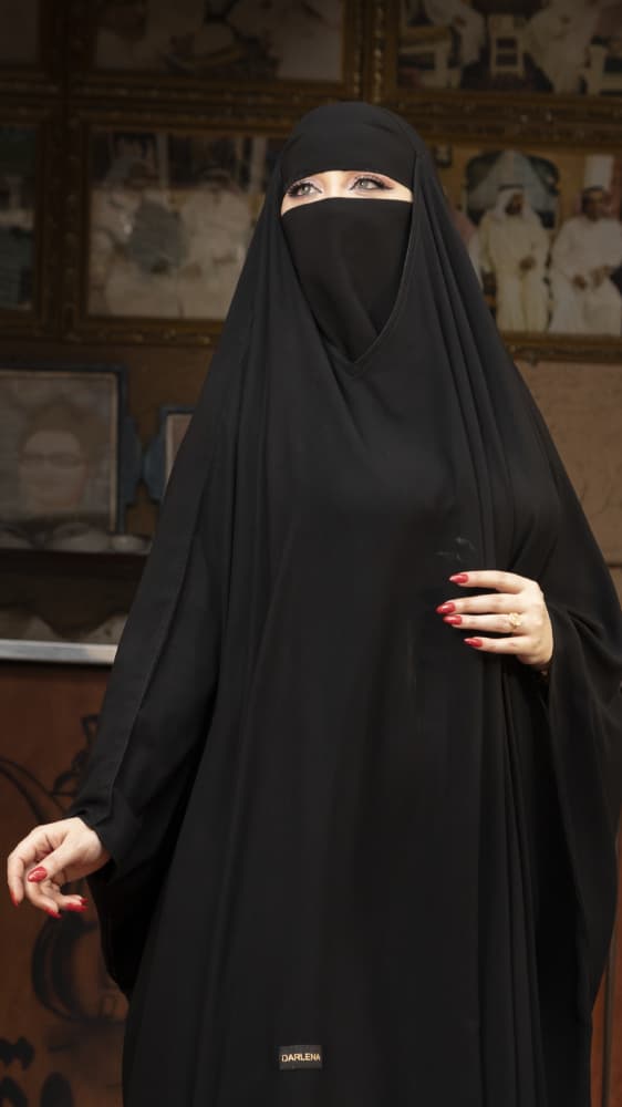 نقاب مناسب للخمار