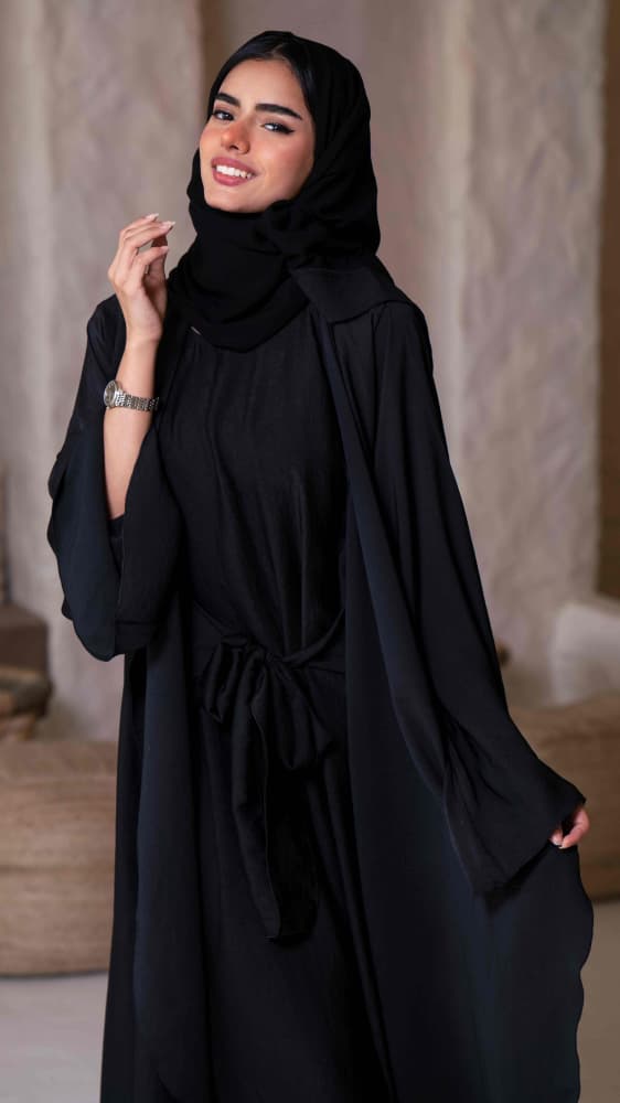 عباية مع فستان ربط