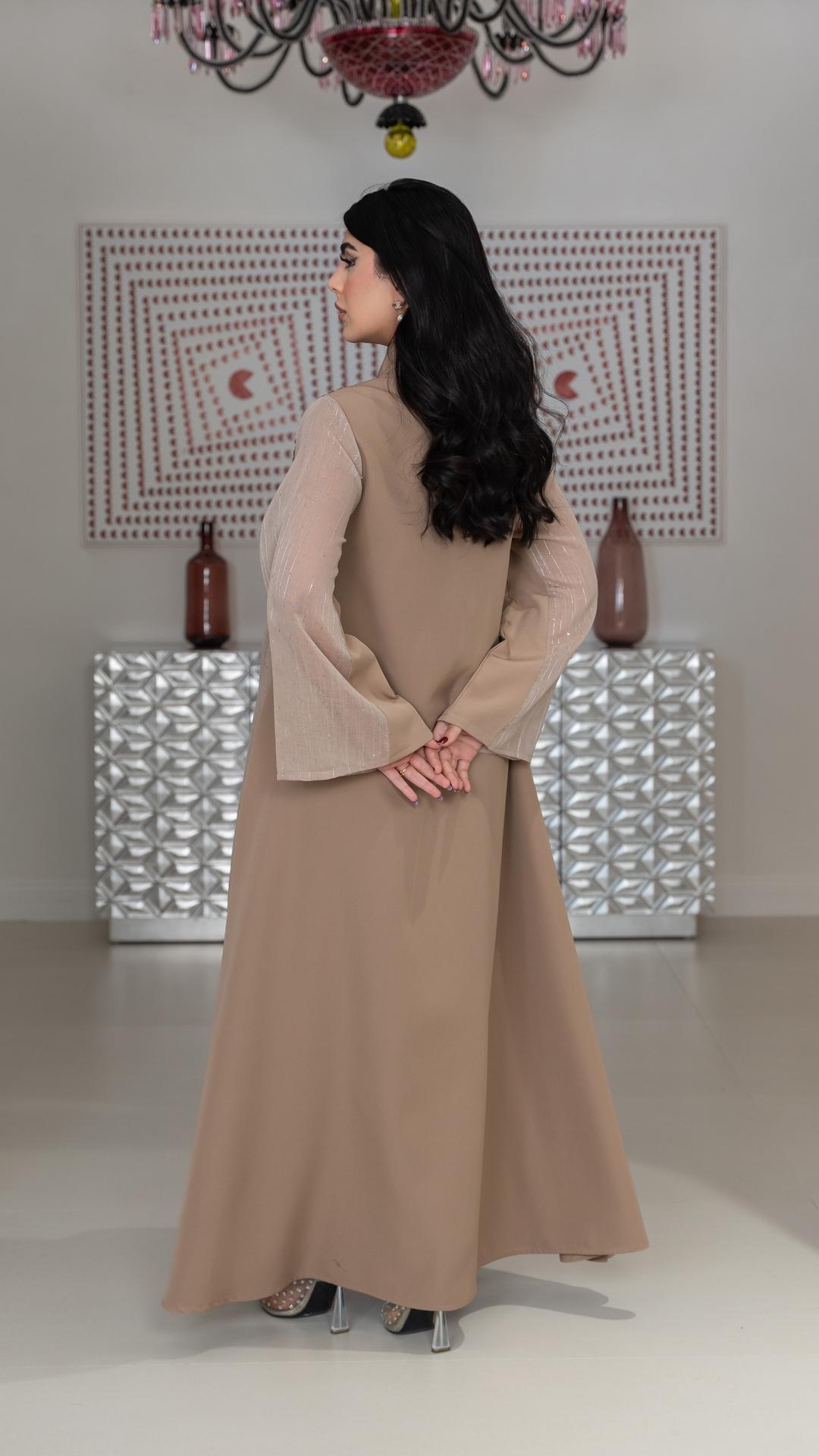 جلابية بيج مطرزة بكسرات