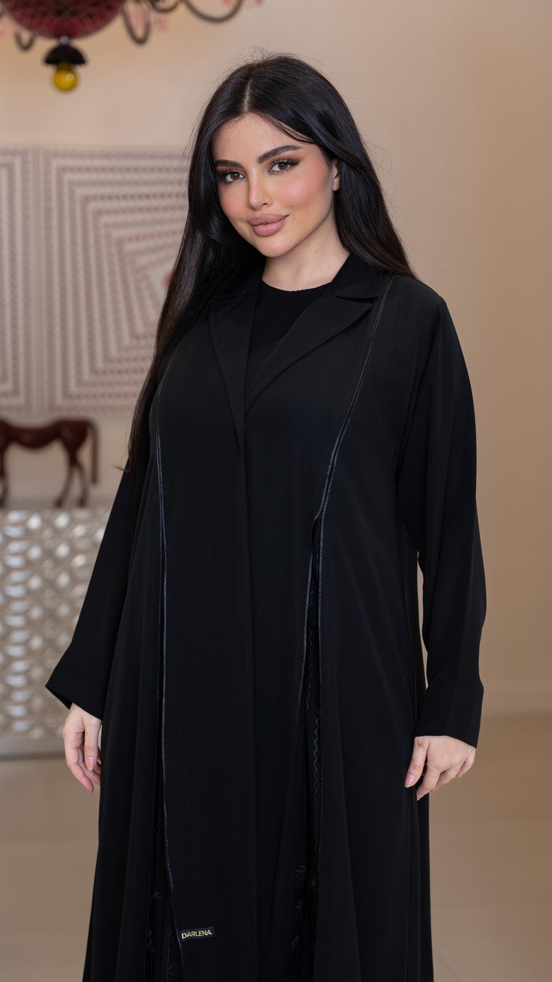 عباية كلوش بكسرات مطرزة