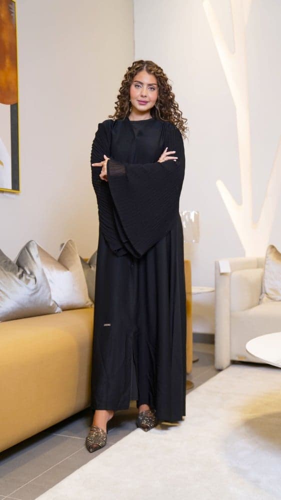 عباية باكمام مكسرة