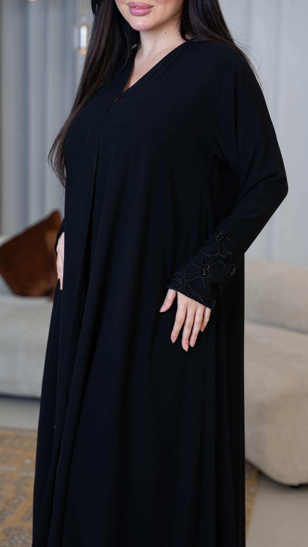 عباية شيفون بأكمام مزينه خرز