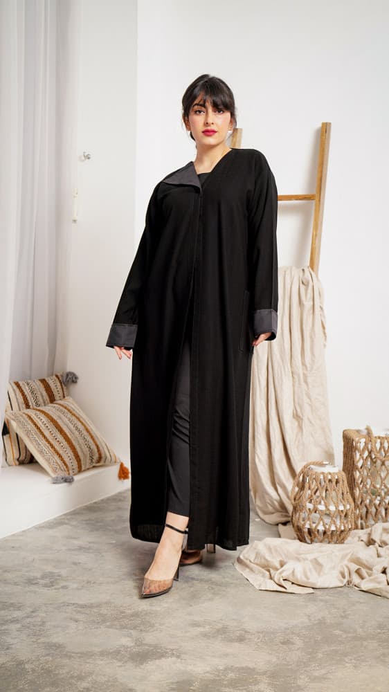 عبايه نص ياقه بزره واحده