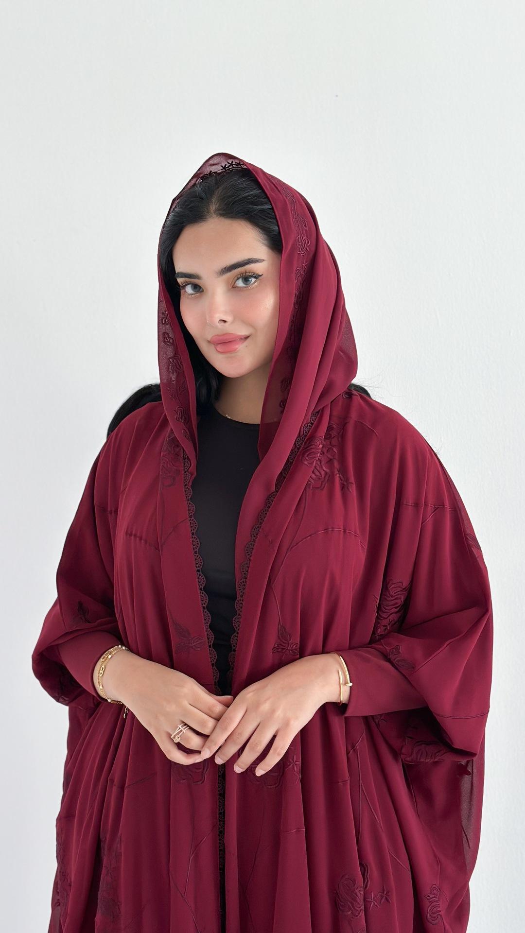 عباية بشت مطرزه اكمام اشترتش