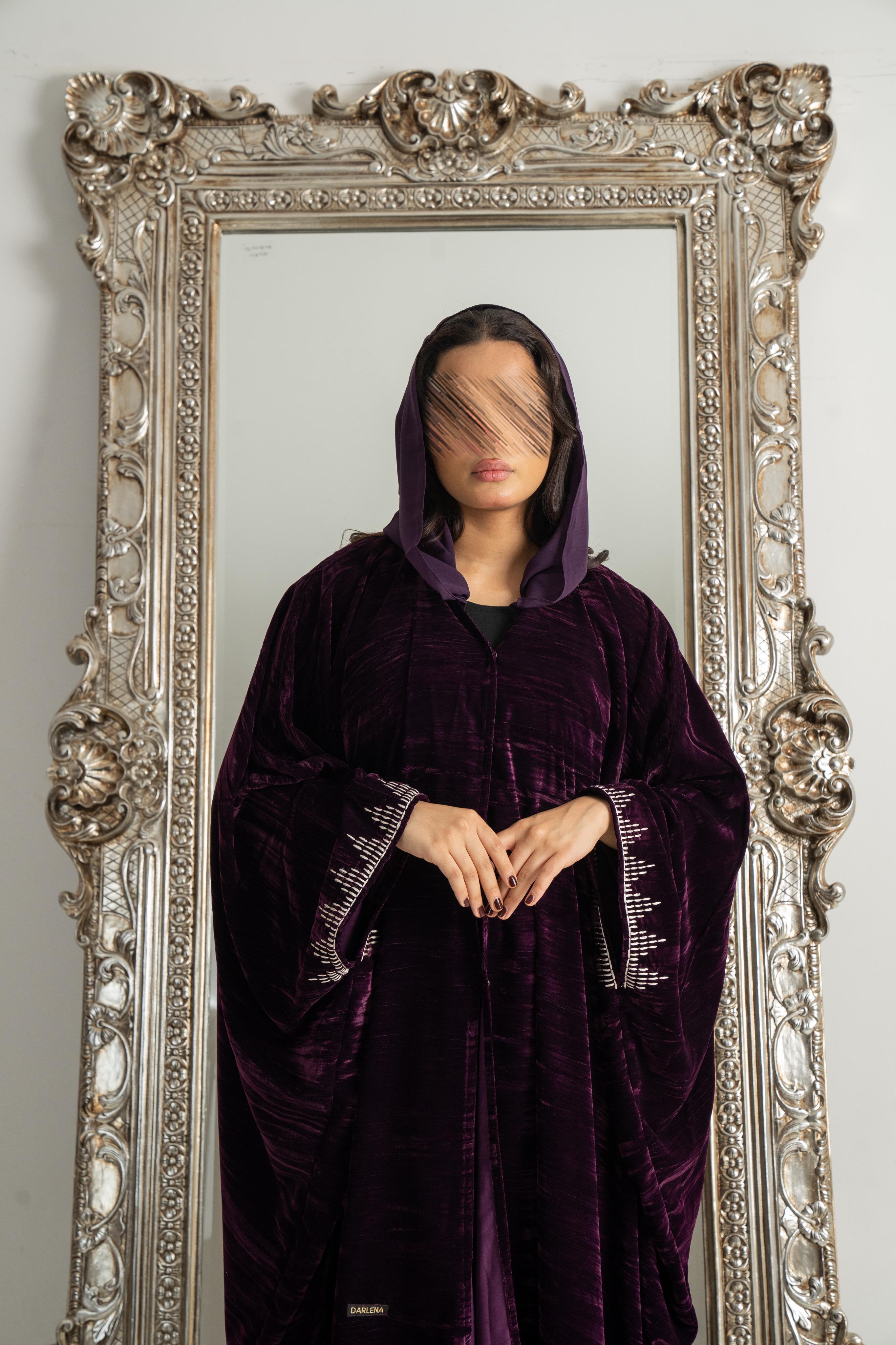 عباية شتوية بشت بلون بنفسجي