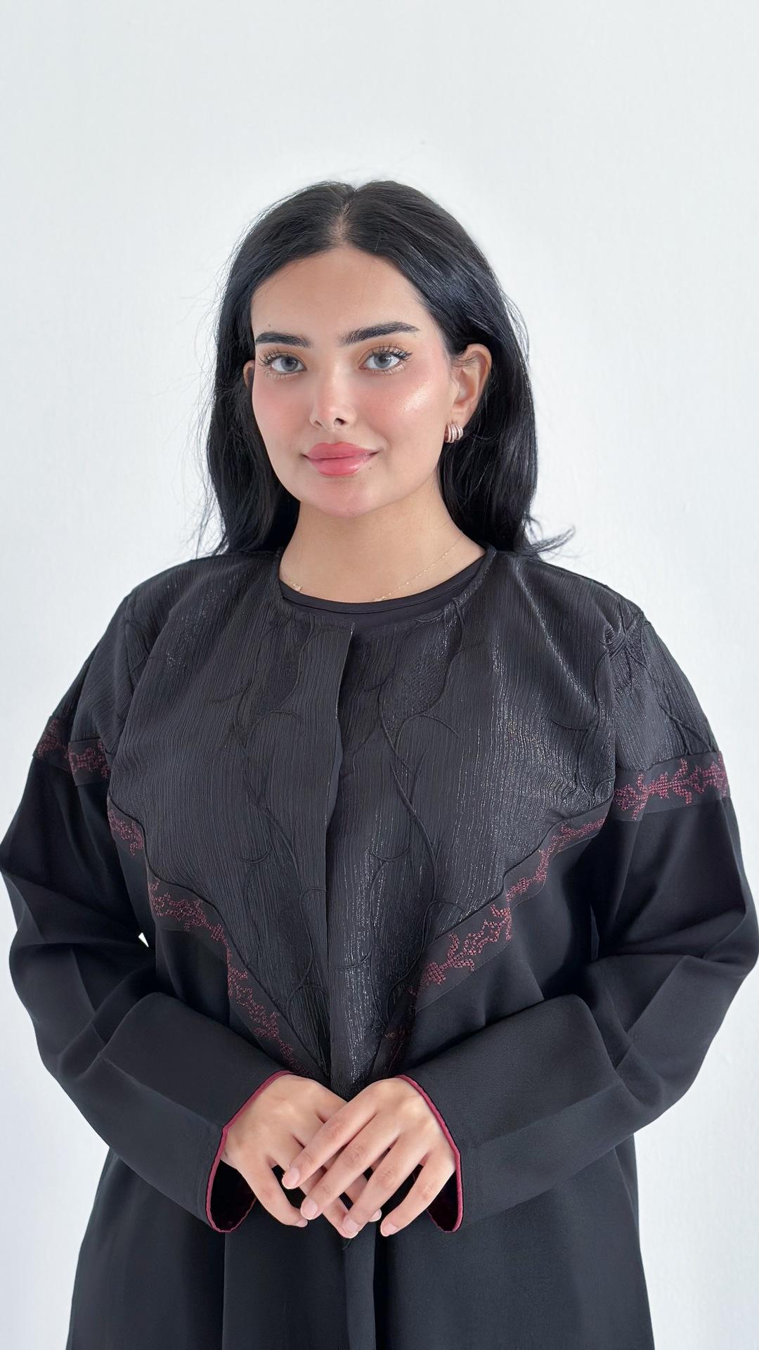 عباية كلوش بكسرة من الخلف