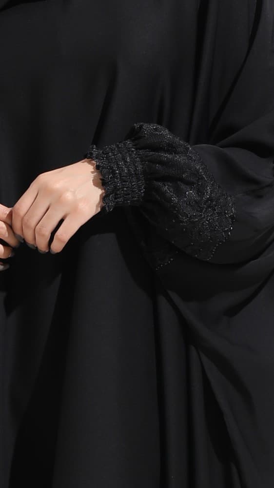 عباية بشت فضفاضه بكم دانتيل