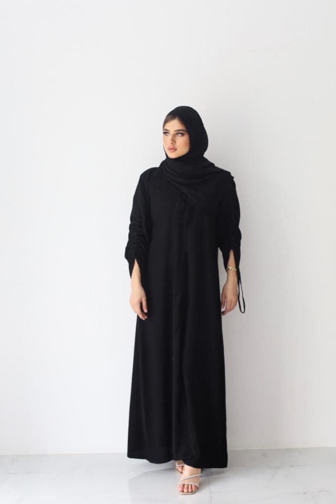 عباية بشريط سحب على الاكمام
