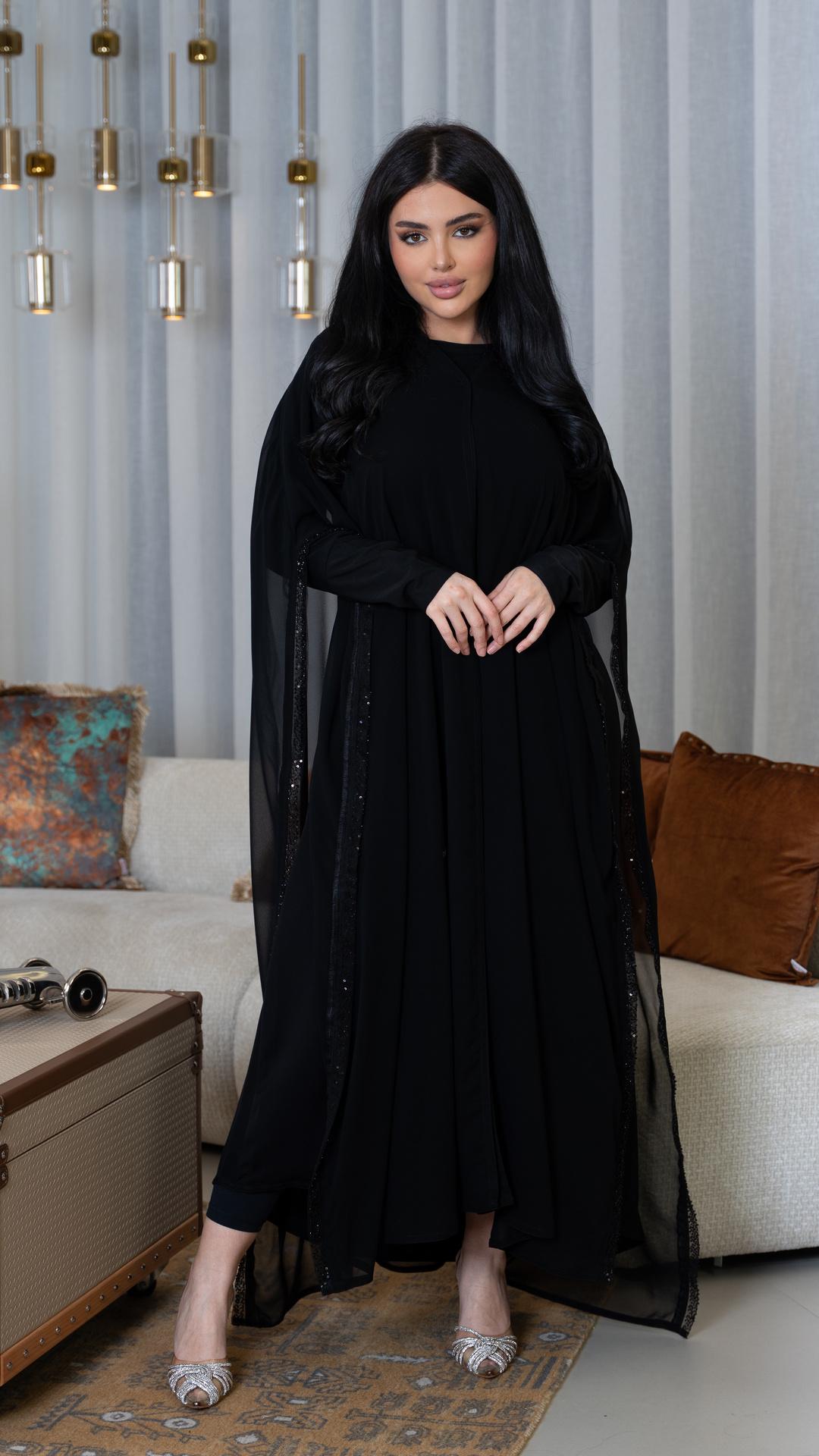 عباية كلوش مع شيفون بشت