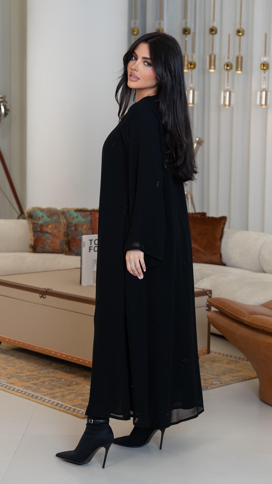 عباية شيفون مزينة بكرستال أسود