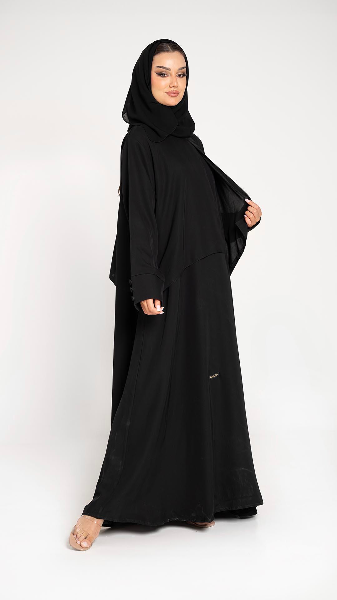 عباية مقفلة بقصة مفتوحة
