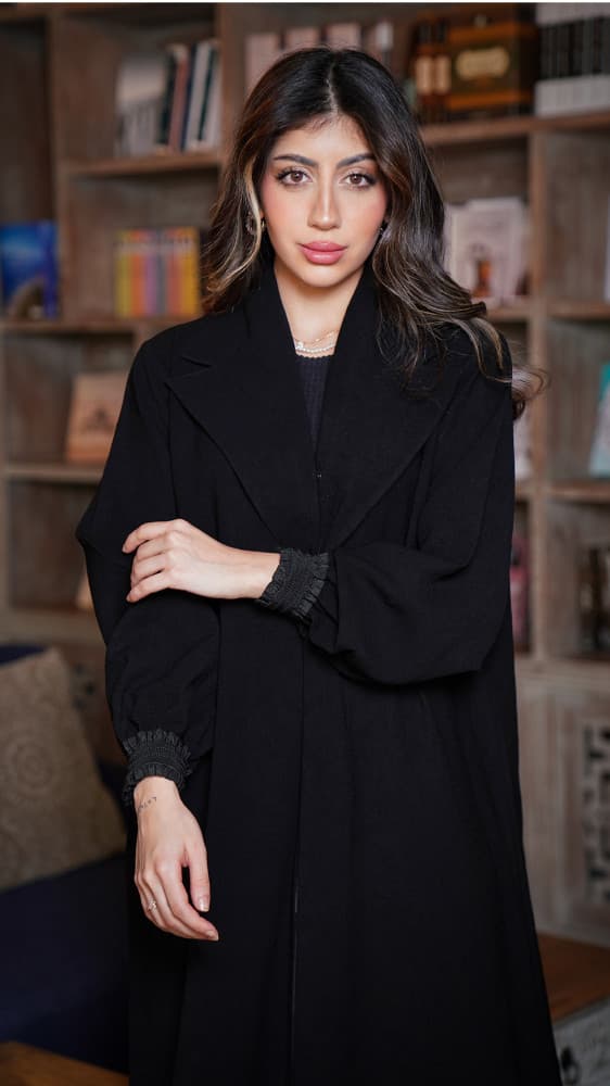 عباية بياقه عريضة وكم مطاط