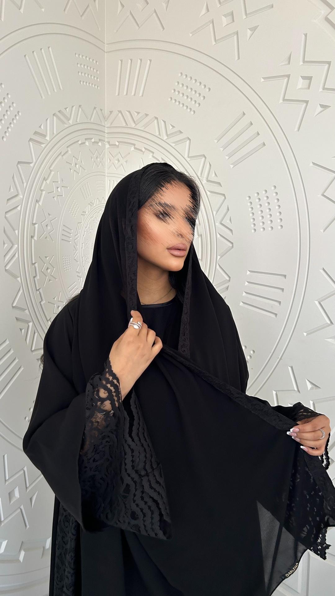 عباية كلوش بخامة كريب و بدانتيل فرنسي
