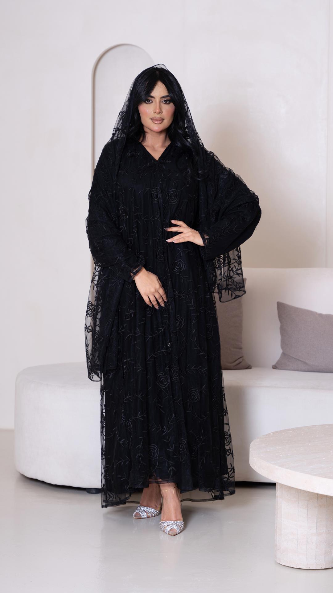 عباية مطرزة مع الطرحة