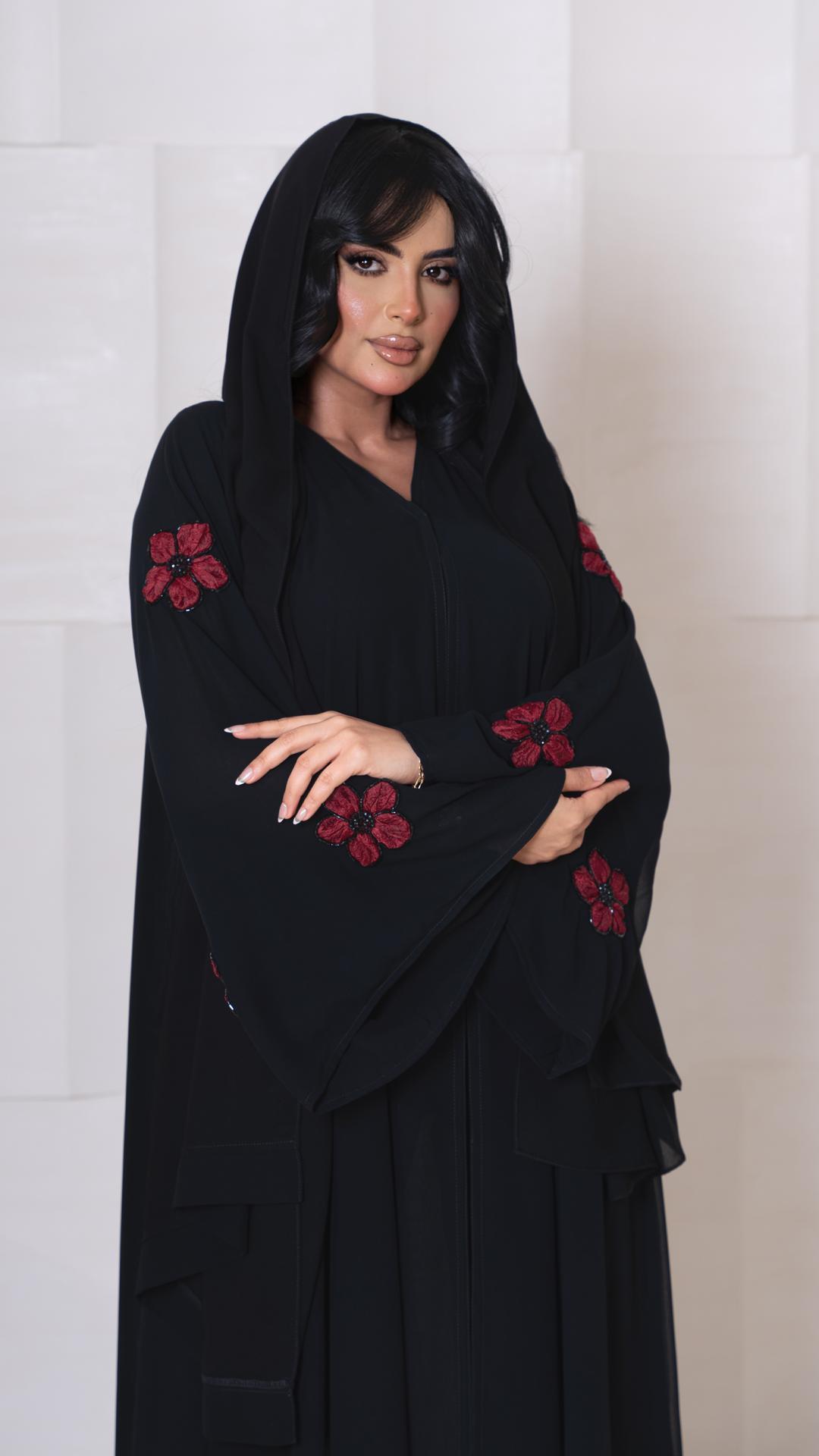 عباية بتطريز ورد احمر