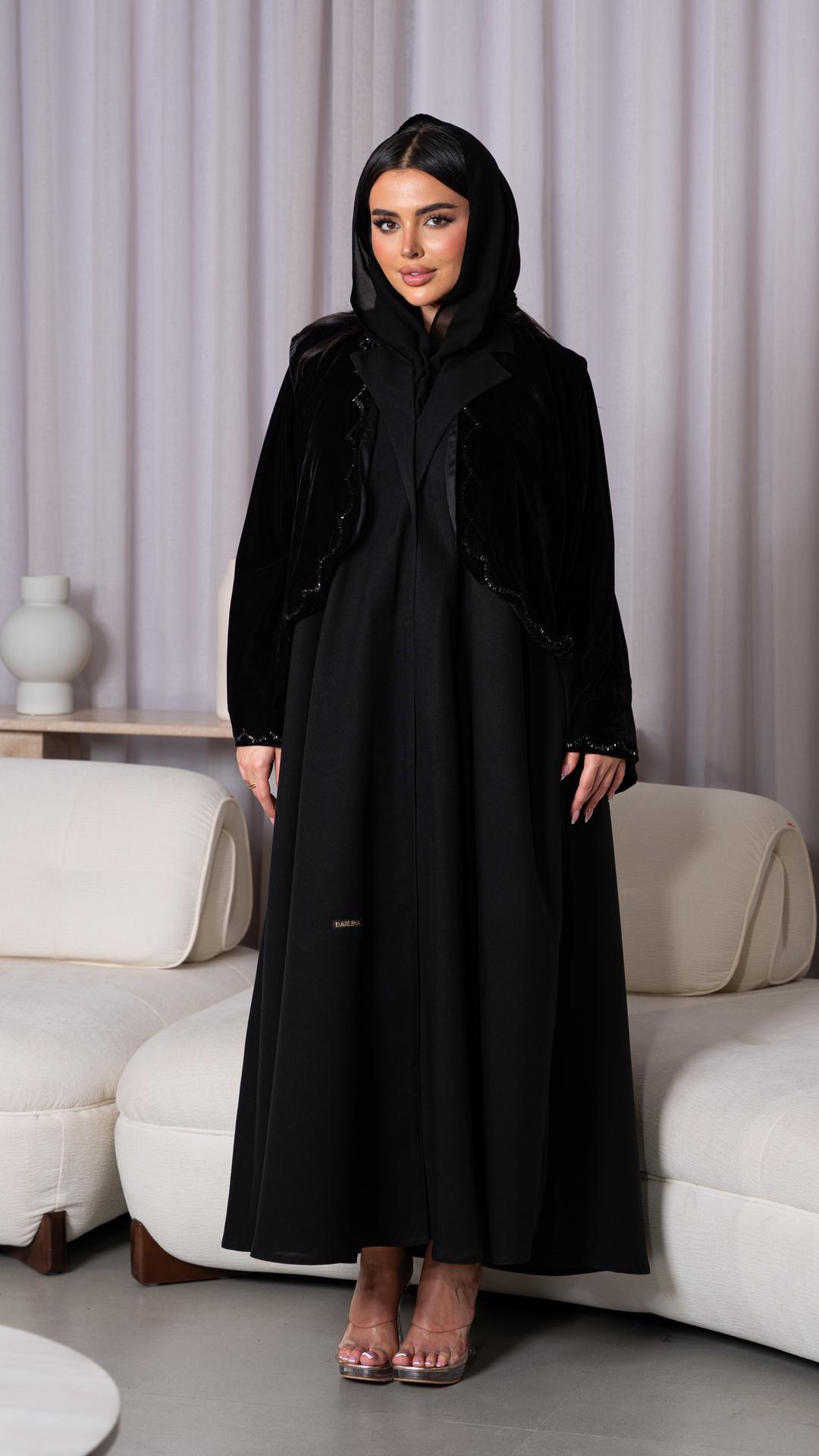 عباية مع جاكيت مخمل