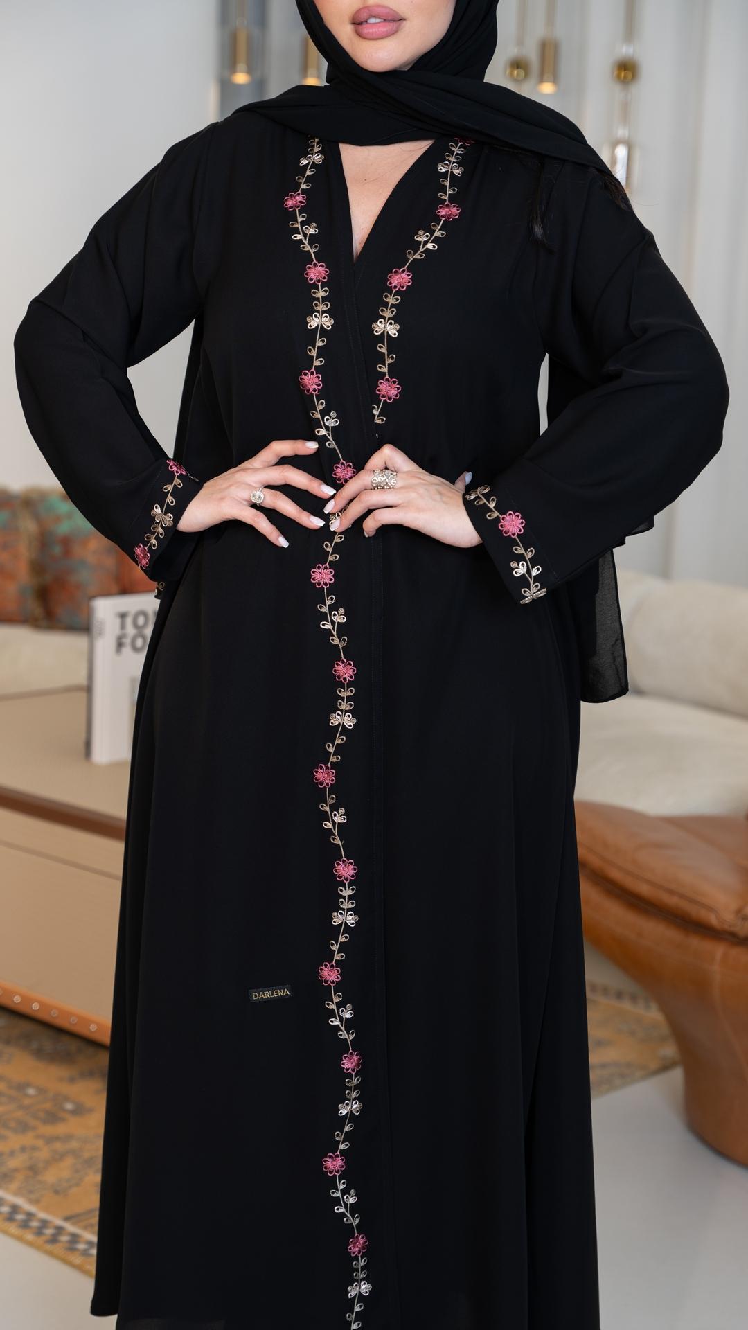 عباية مطرزة بورد ملون