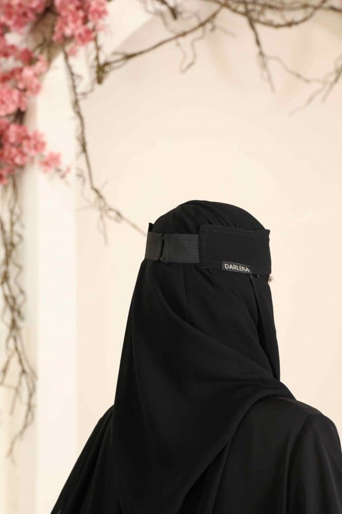 نقاب مشبك بطقطق من الجنب