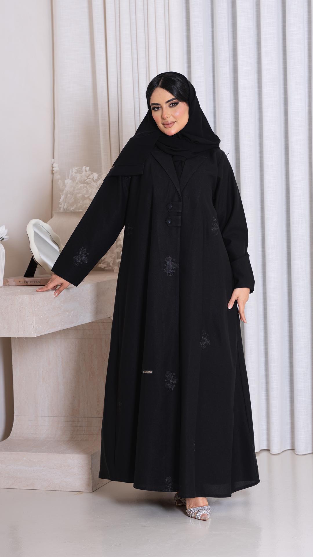 عباية بقصة بليزر مطرزة