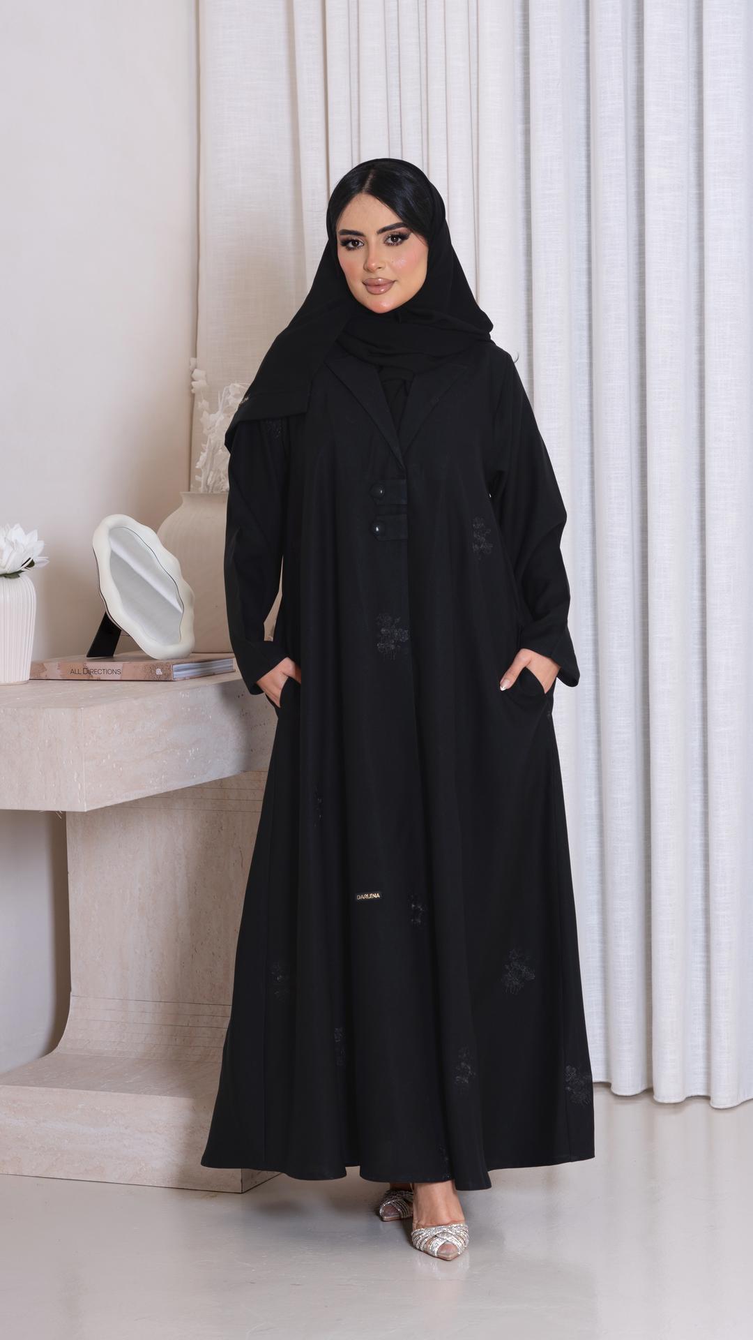 عباية بقصة بليزر مطرزة